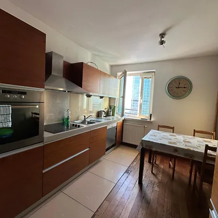 View - High Floor *
